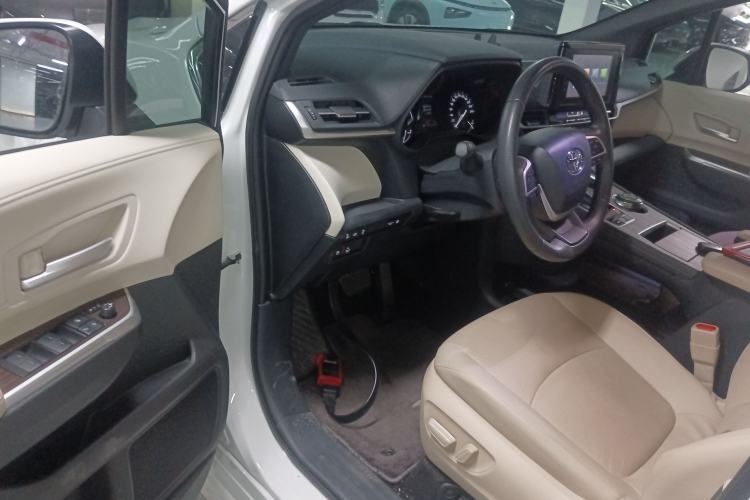 Used Toyota SIENNA 2023 2.5L Hybrid Luxury Edition