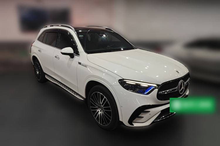 Used Mercedes-Benz GLC 2023 GLC 300 L 4MATIC Luxury 7-Seater Front Right 45 Deg