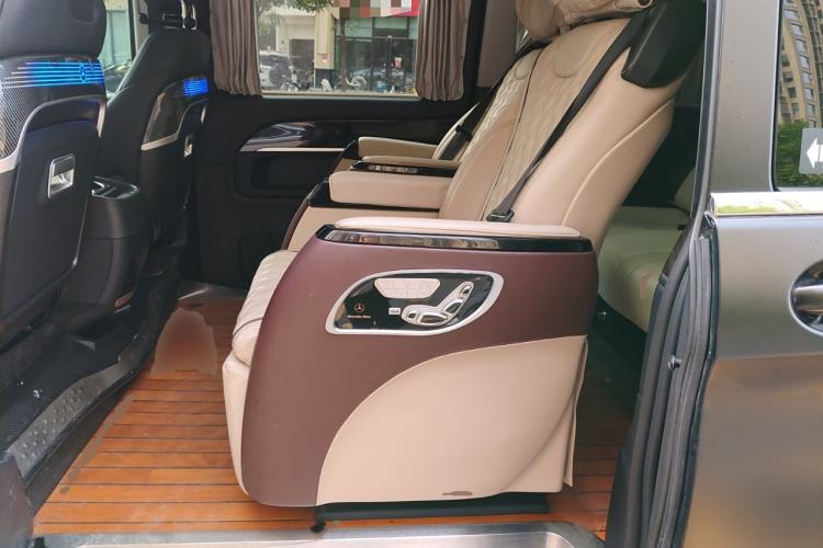 Used Mercedes-Benz V-Class 2018 V 260 Avantgarde Edition China VI
