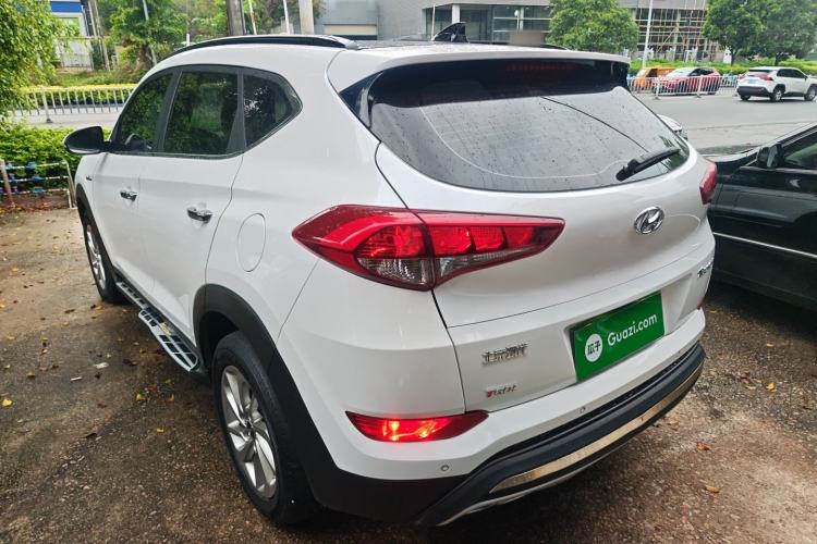 Used Hyundai Tucson 2015 1.6T Dual-Clutch Two-Wheel-Drive Smart Model Exterior 2