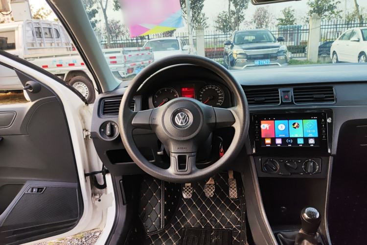 Used Volkswagen Santana 2015 1.6L Manual Fashion Edition Steering Wheel