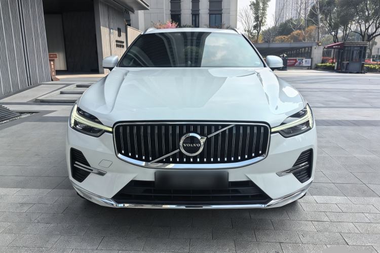 Used Volvo XC60 2023 B5 4x4 Smart Luxury Edition

