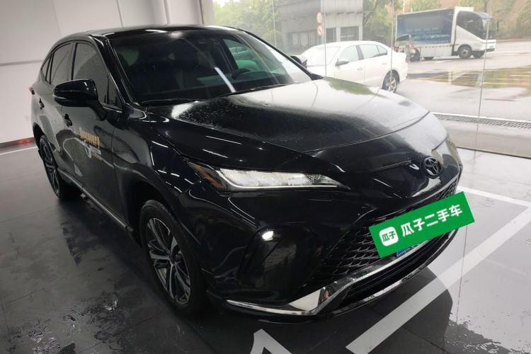 Used Toyota Venza 2023 2.0L CVT Two-Wheel Drive Luxury Edition Front Right 45 Deg