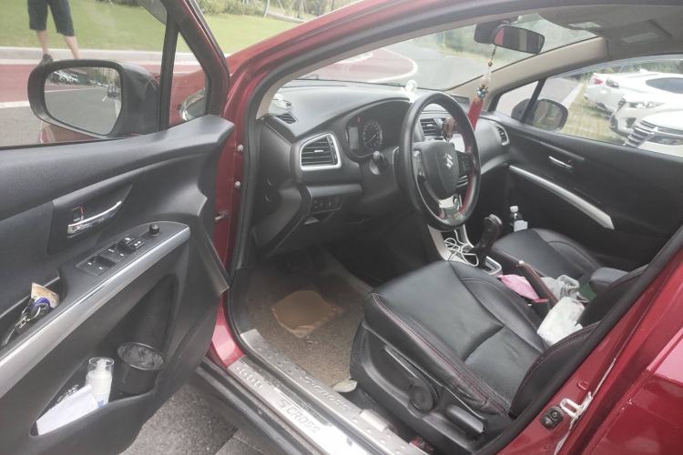 Used Suzuki S-Cross 2014 1.6L CVT Two-Wheel Drive Entry Model Driver Seat