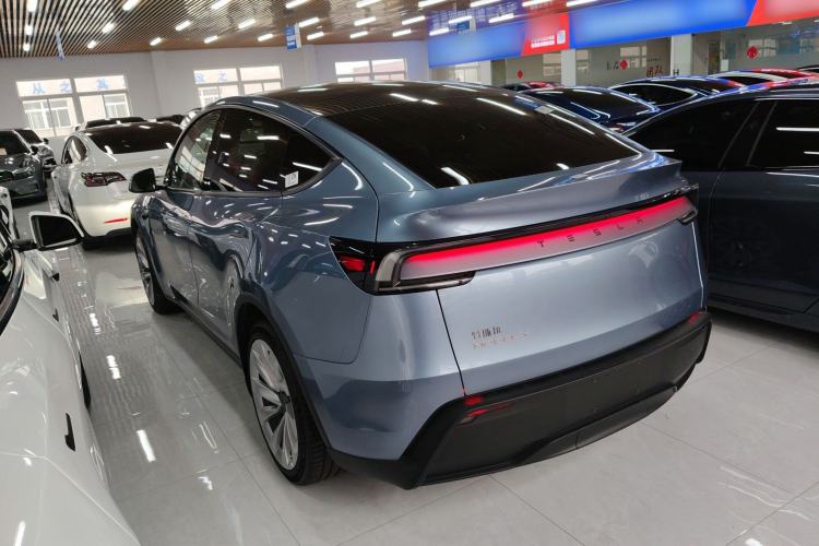 Used Tesla Model Y 2025 Rear-Wheel-Drive Version Exterior 2