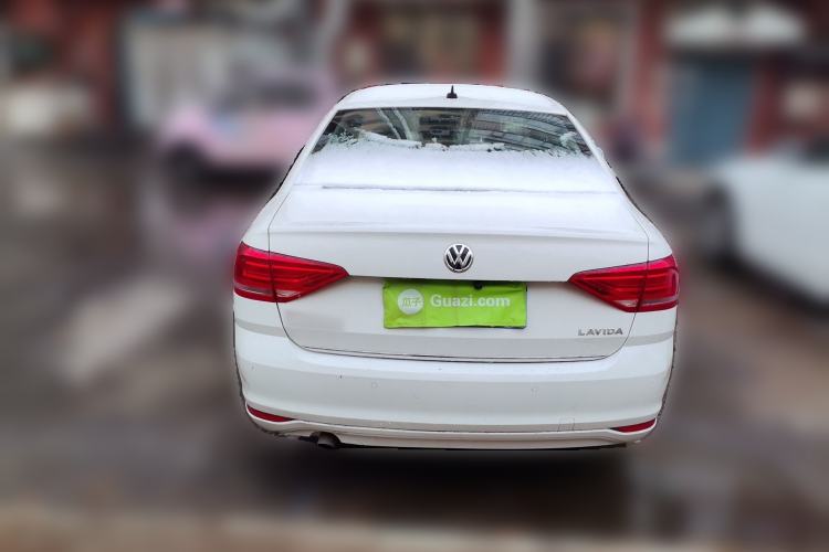 Used Volkswagen Lavida 2015 1.6L Automatic Comfort Edition
