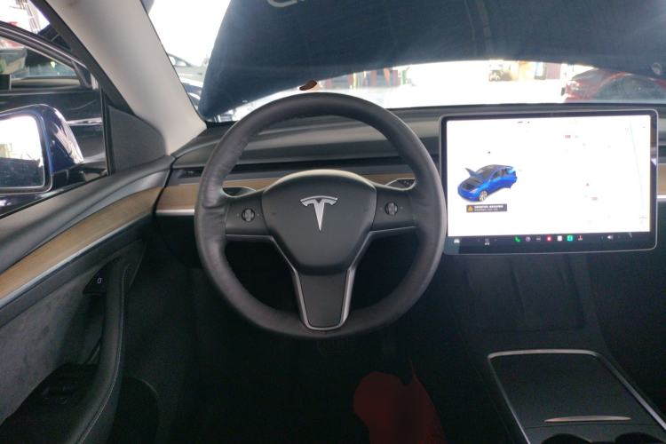 Used Tesla Model Y 2021 Long-Range All-Wheel-Drive Version 3D7 Steering Wheel