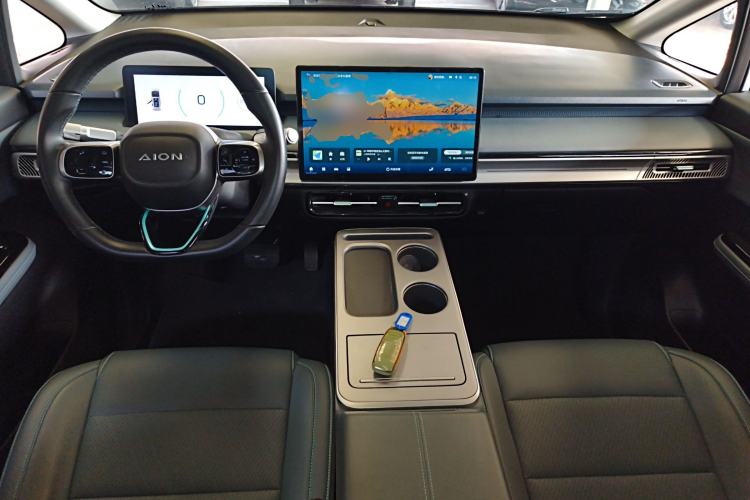 Used AION Y 2023 Plus 510 Smart Edition Center Console