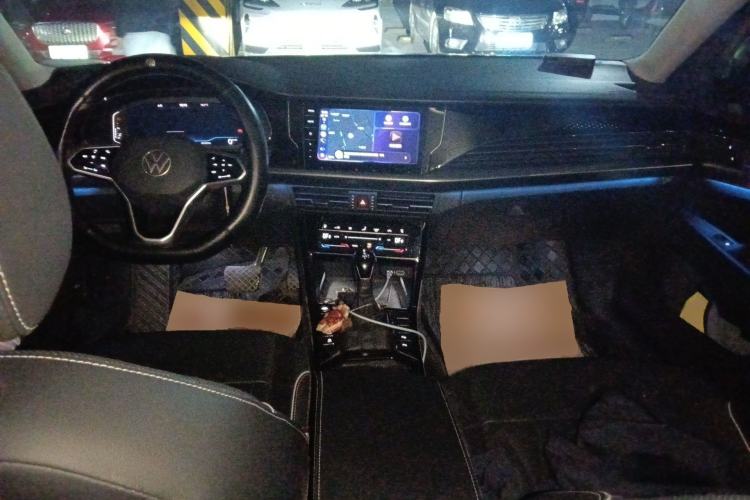 Used Volkswagen Passat 2022 330TSI Luxury Edition Center Console