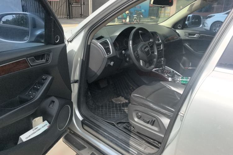 Used Audi Q5 2013 40 TFSI Technology Edition Driver Seat