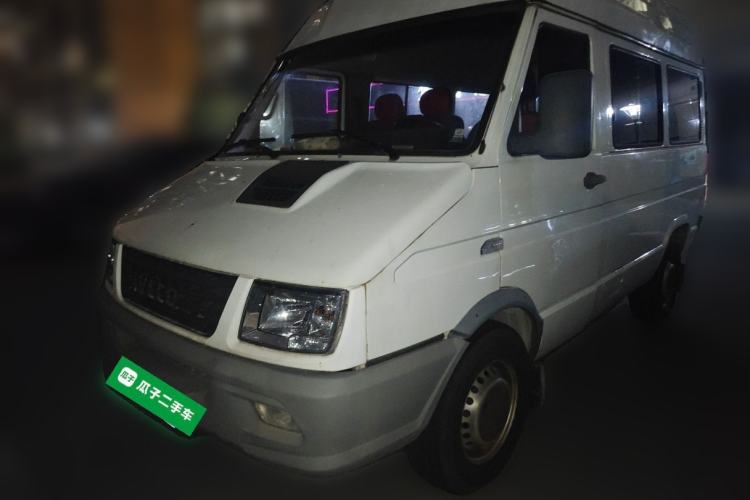 Used Iveco Power Daily 2017 2.5T Classic A32 Mid-Roof 6-7 Seater Bus 47Z5