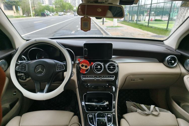 Used Mercedes-Benz GLC 2016 GLC 260 4MATIC Luxury Model
