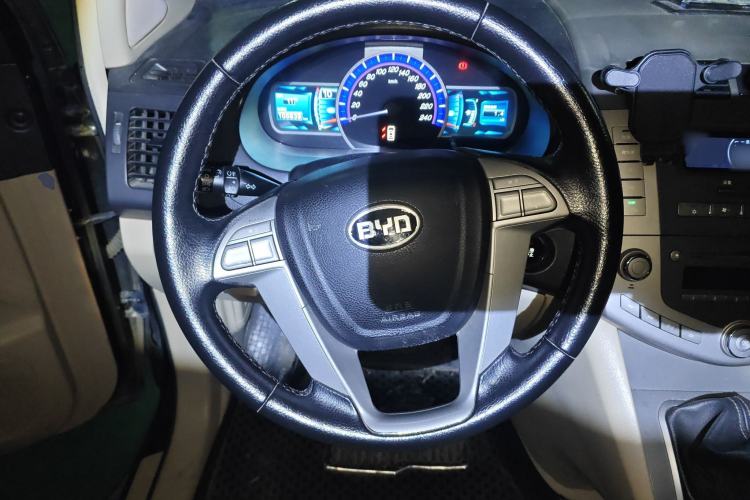 Used BYD S6 2013 Jingyue Edition 2.0L Manual Luxury Model 5 Seats