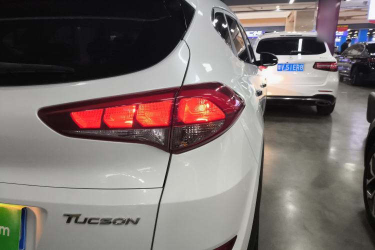 Used Hyundai Tucson 2018 1.6T Dual-Clutch Two-Wheel Drive 15th Anniversary Special Edition Exterior 3