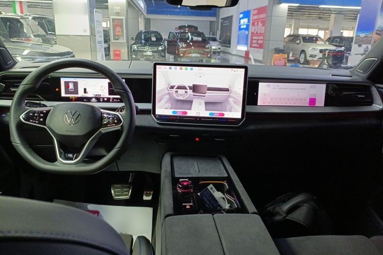 Used Volkswagen Teramont 2025 Tiguan Pro 450TSI Four-Wheel Drive Summit Edition
