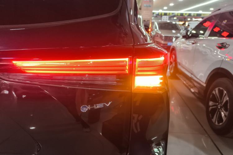 Used Toyota Crown Kluger 2024 2.5L HEV Four-Wheel Drive Premium Edition Right Rear Taillight