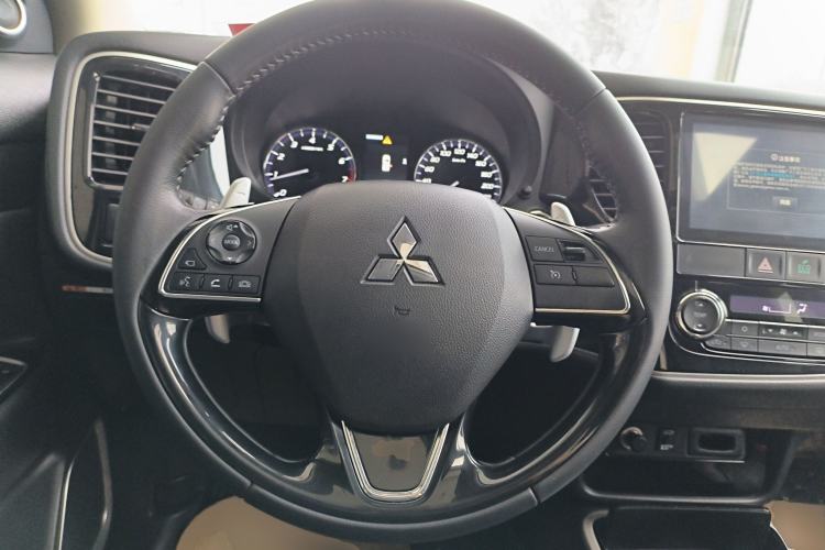Used Mitsubishi Outlander 2020 2.4L 4x4 Zhi Xiang Edition 7-Seater
