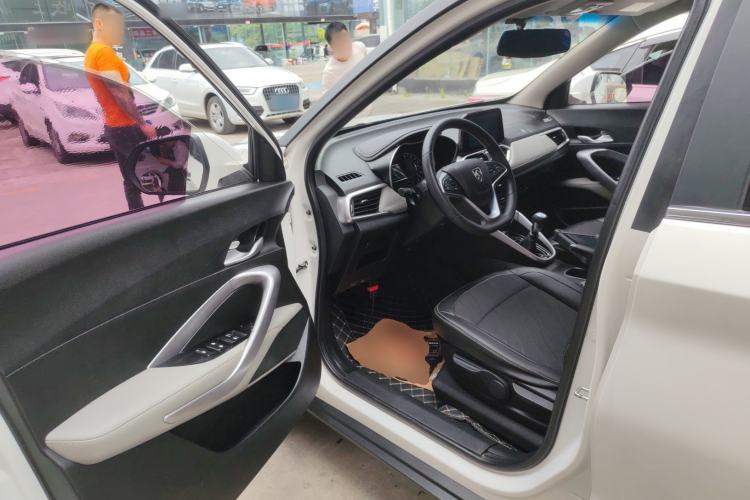 Used Baojun 510 2017 1.5L Manual Fashion Model Driver Seat