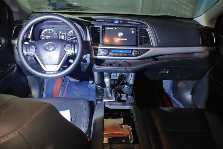 Used Toyota Highlander 2018 2.0T Four-Wheel Drive Prestige Version 7 Seats China V Emission Standard