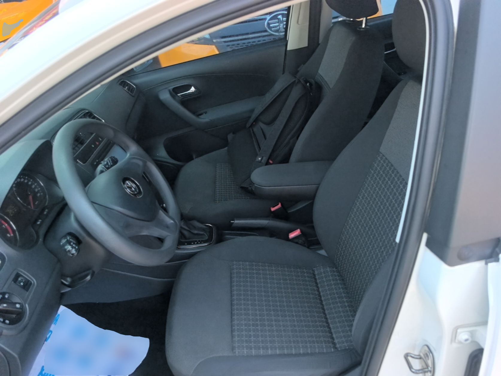 Vordere Reihe im Auto