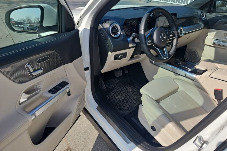 Used Mercedes-Benz EQB 2022 EQB 260 Interior 2