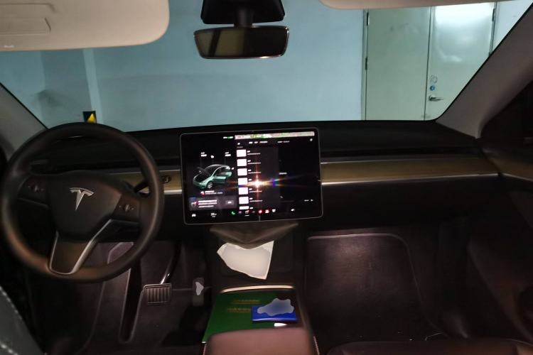 Used Tesla Model Y 2022 Rear-Wheel-Drive Version Center Console