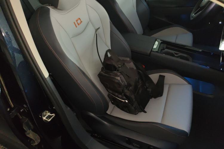 Used Volkswagen ID.7 VIZZION 2024 AIR model Right Front Seat