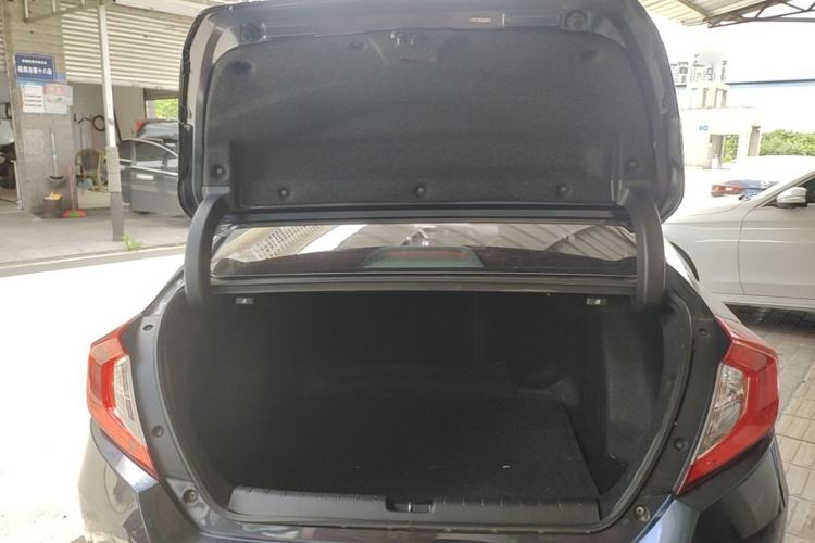 Used Honda Civic 2019 220TURBO CVT Dynamic Edition China VI Trunk