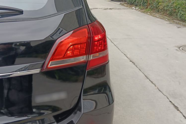 Used Haval H2 2016 Red Label 1.5T Manual Two-Wheel Drive Elite Model