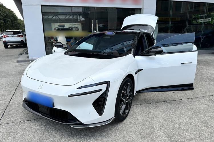 Used Avatr 06 2025 Ultra Pure Electric Edition Exterior 1