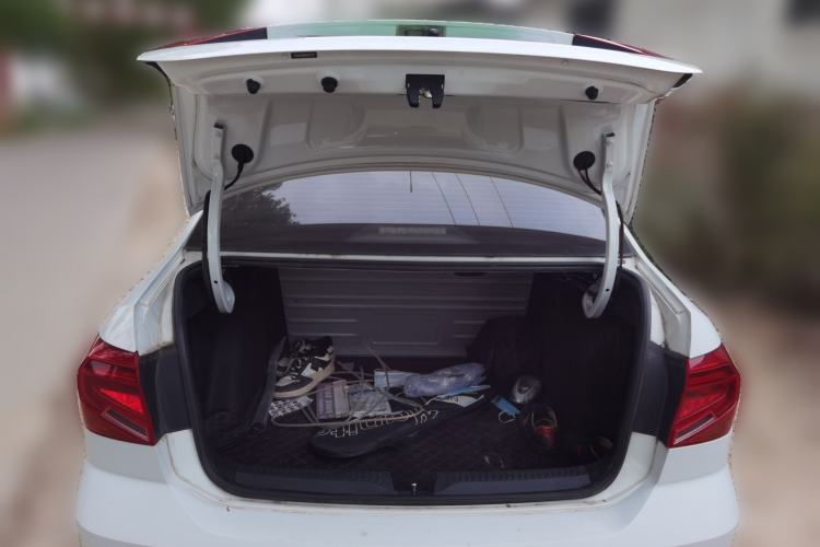 Used Volkswagen Jetta 2019 Dream Edition 1.4L Manual Fashion Version Trunk