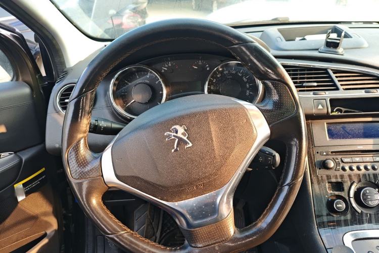 Used Peugeot 3008 2013 2.0L Automatic Trend Edition Steering Wheel