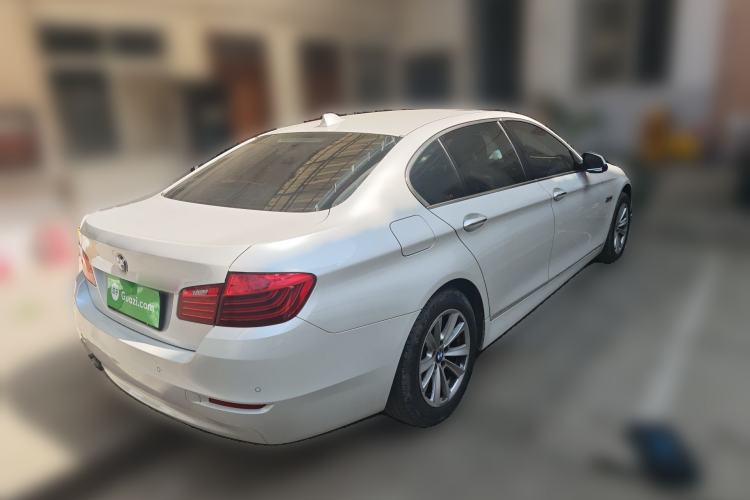 Used BMW 5 Series 2017 520Li Elegant Edition Rear Right 45 Deg