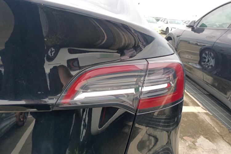 Used Tesla Model Y 2021 Standard Range Rear-Wheel Drive Version Exterior 3