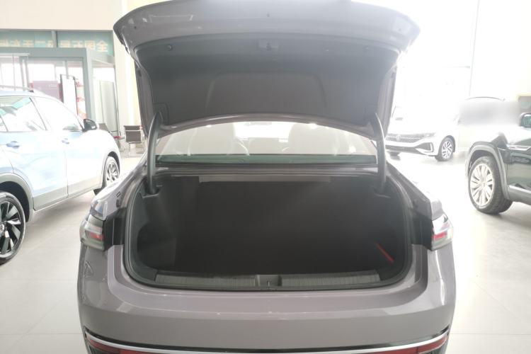 Used Volkswagen Passat 2025 Pro 380TSI Dragon Supreme Edition Trunk