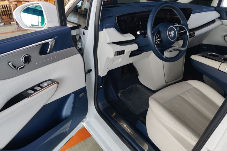 Used Buick GL8 New Energy 2024 Lu Zun Luxury Edition 7-Seater
