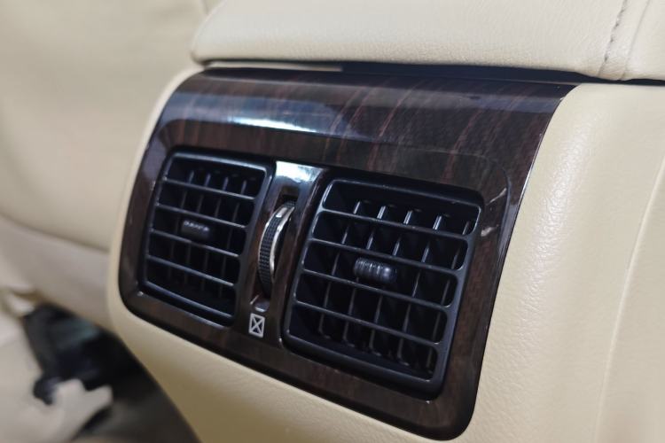 Used Toyota Camry 2015 Dual-Engine 2.5 HG Luxury Navigation Edition Interior 6