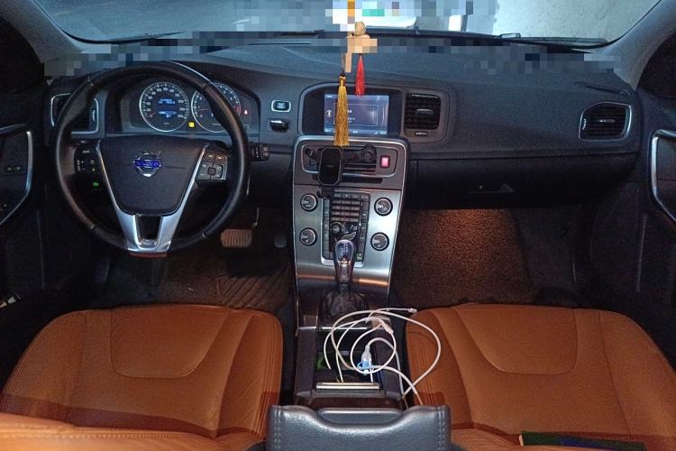 Used Volvo V60 2013 T5 Zhiya Edition
