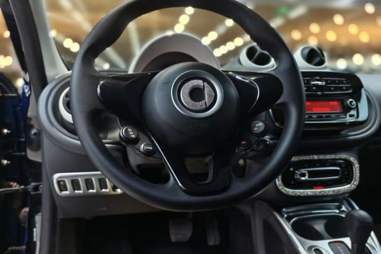 Used smart forfour 2016 1.0L 52 kW Dynamic Edition