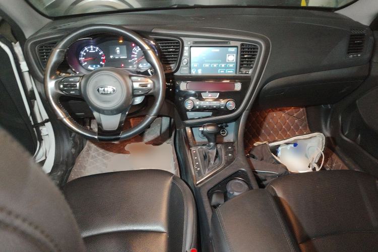 Used Kia K5 2014 2.0L Automatic LUXURY Center Console