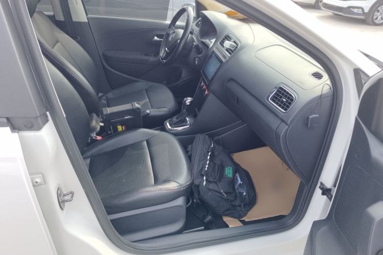 Used Volkswagen Polo 2016 1.6L Automatic Comfort Model
