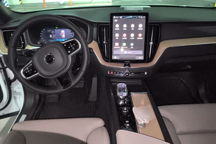 Used Volvo XC60 2026 B5 4x4 Smart Luxury Edition