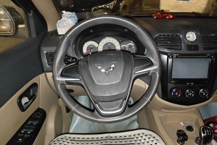 Used Wuling Hongguang 2014 1.5L S Comfort Model