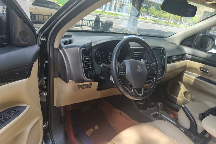 Used Mitsubishi Outlander 2016 2.4L 4x4 Elite Edition 5 Seats
