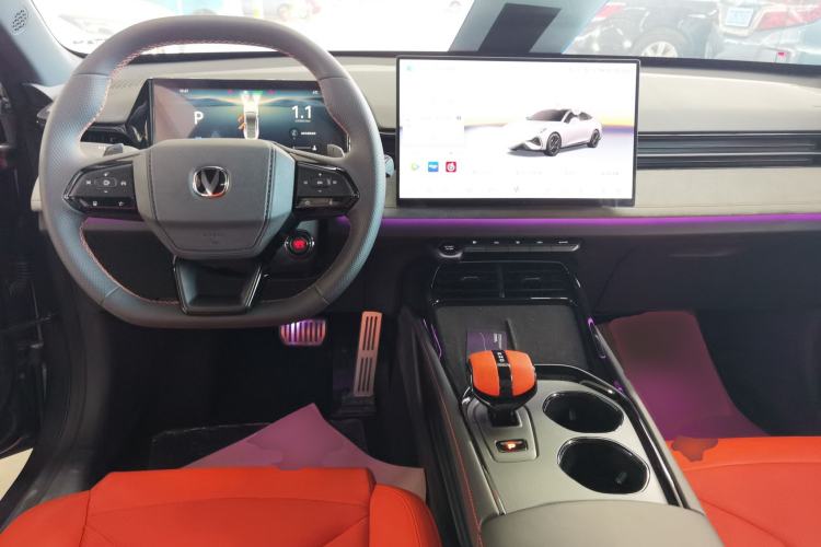 Used Changan UNI-V 2025 Model Third-Generation 2.0T Dynamic Edition