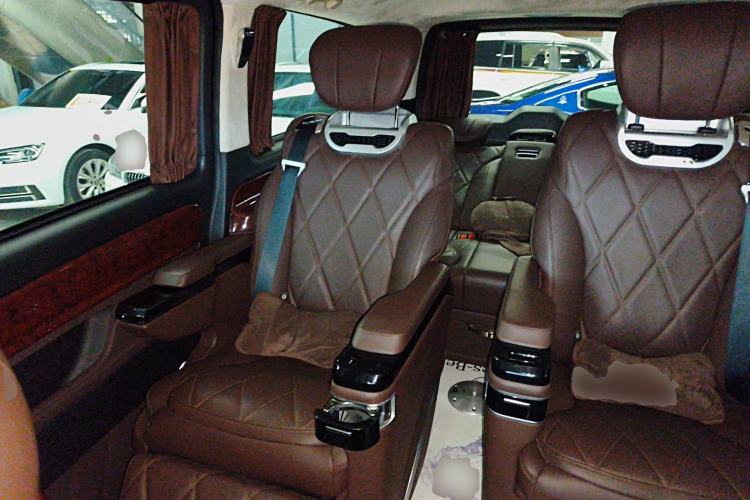 Used Mercedes-Benz Vito 2023 2.0T Elite Version 7 Seats Left Rear Seat