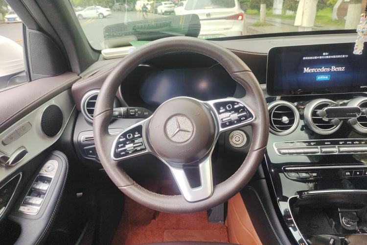 Used Mercedes-Benz GLC 2021 GLC 260 L 4MATIC Dynamic Edition Steering Wheel
