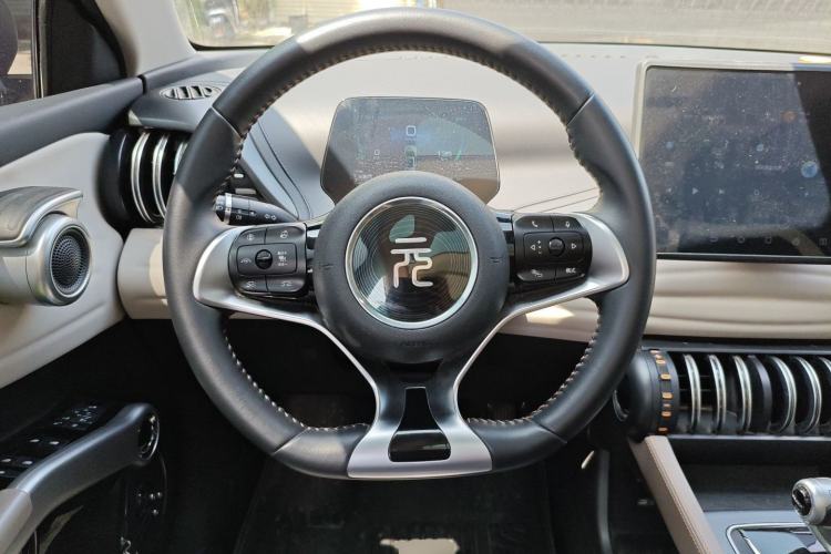 Used BYD Yuan PLUS 2024 Honor Edition 430KM Beyond Model Steering Wheel