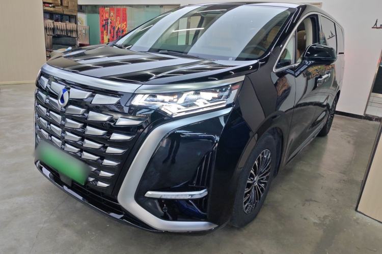 Used Denza D9 2024 DM-i 970 Luxury Model