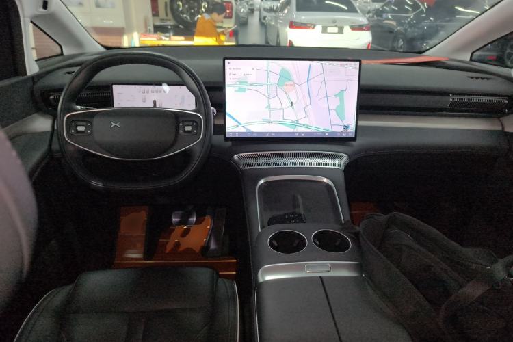 Used XPeng X9 2024 702 Ultra-Long Range Max Center Console